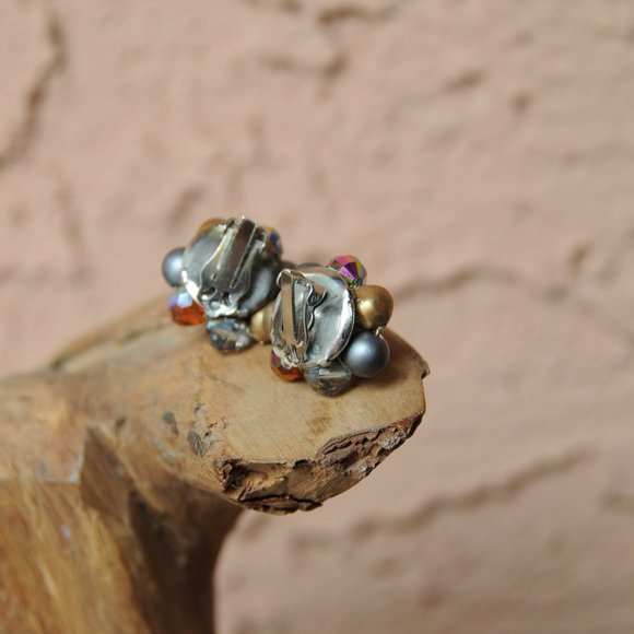 Vintage Laguna Necklace and Earrings - Picture 3 of 6